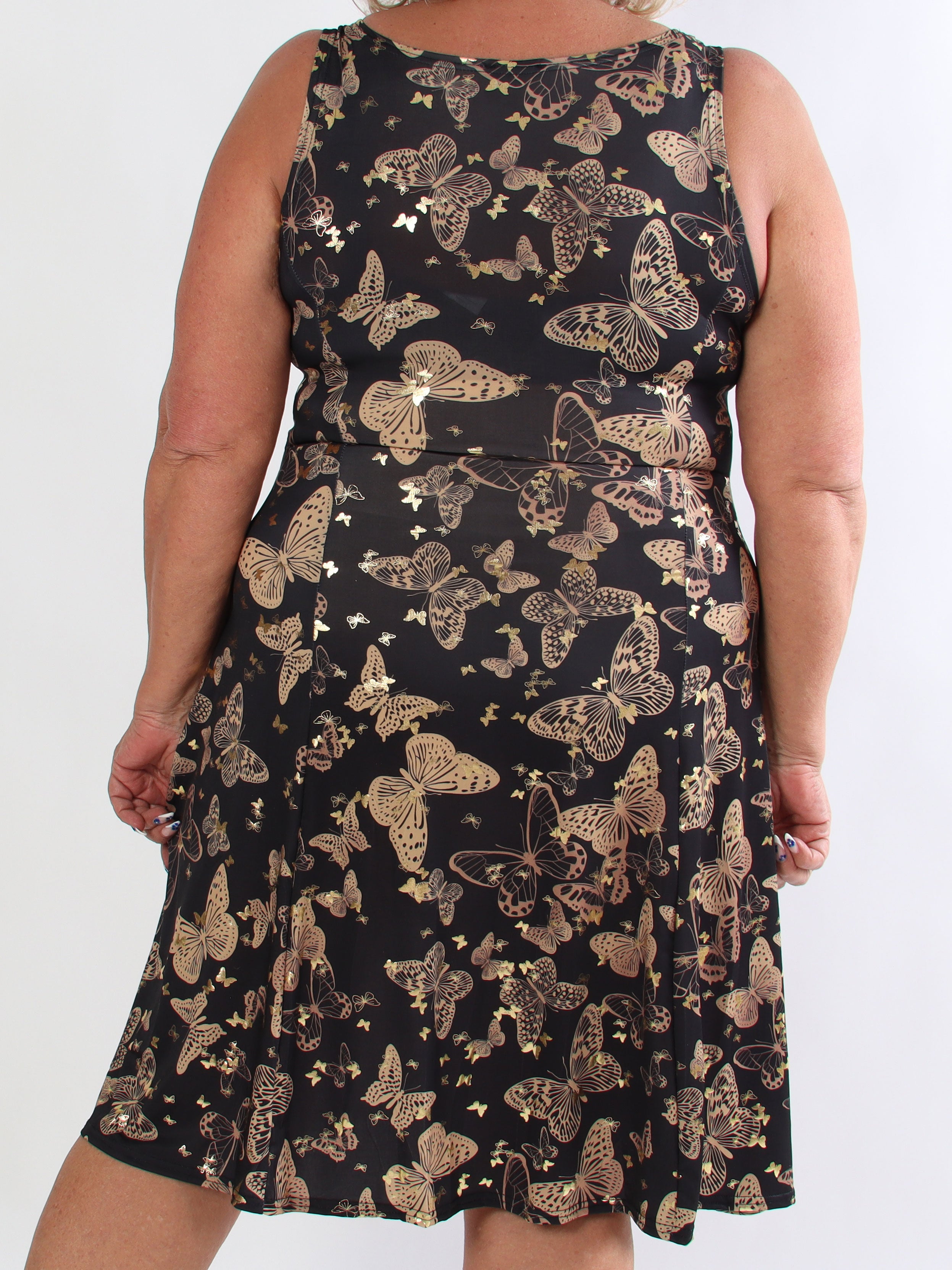 Maj Butterfly - Plus size sommerkjole i a-facon med sommerfugleprint